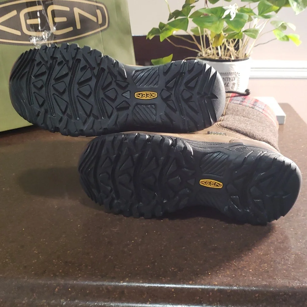 KEEN Woman's Boots KEEN Greta Plaid Tall Boot Waterproof. Size 6. - Picture 8 of 14